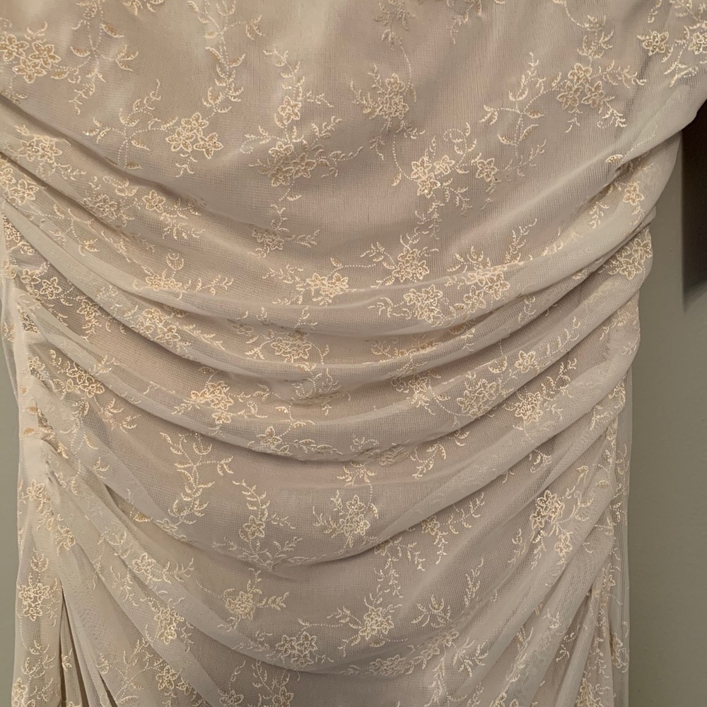 Dress - Picture 3 of 4